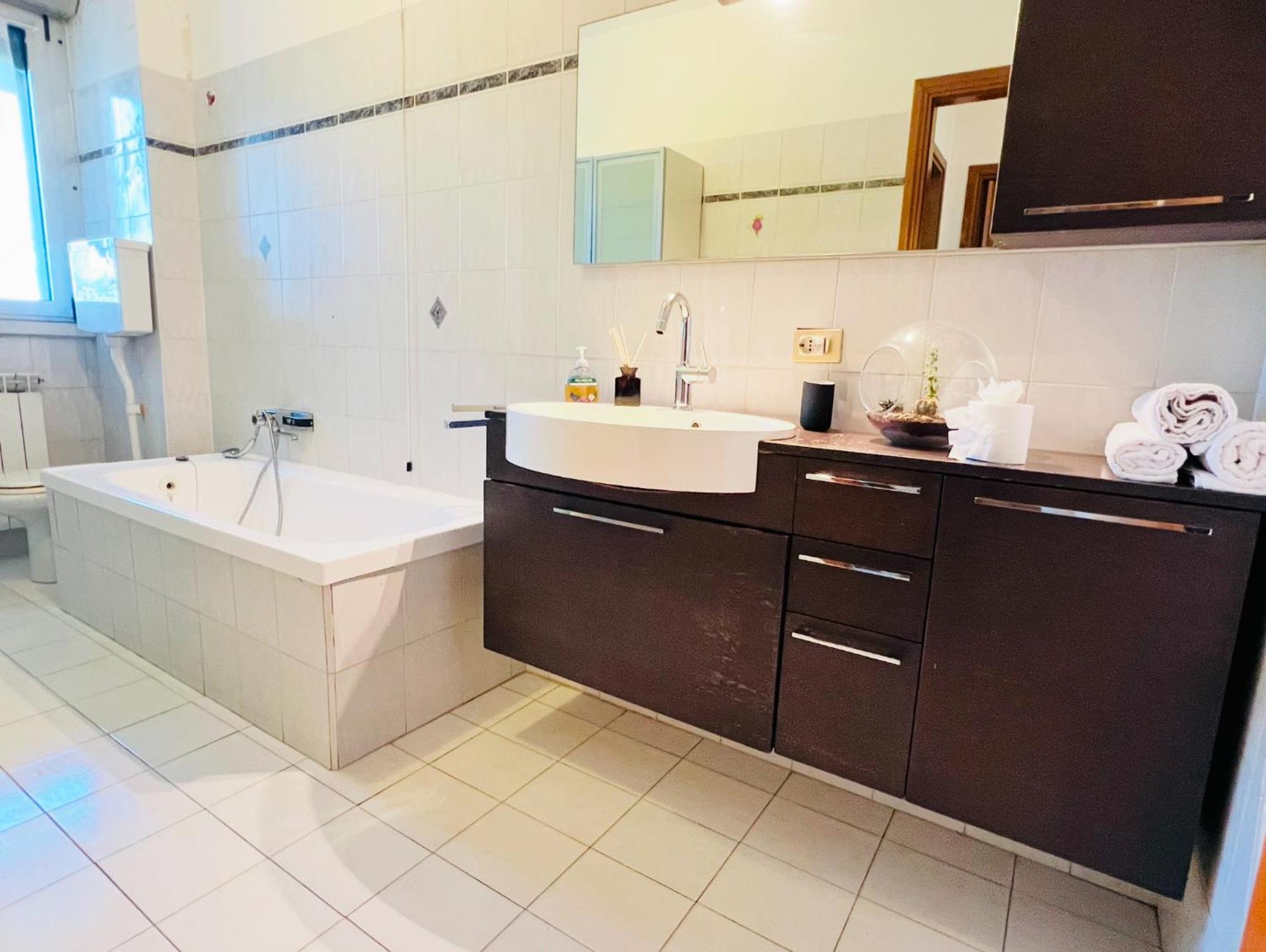 Apartment Big In Navigli District With 2 Balcony And Parking